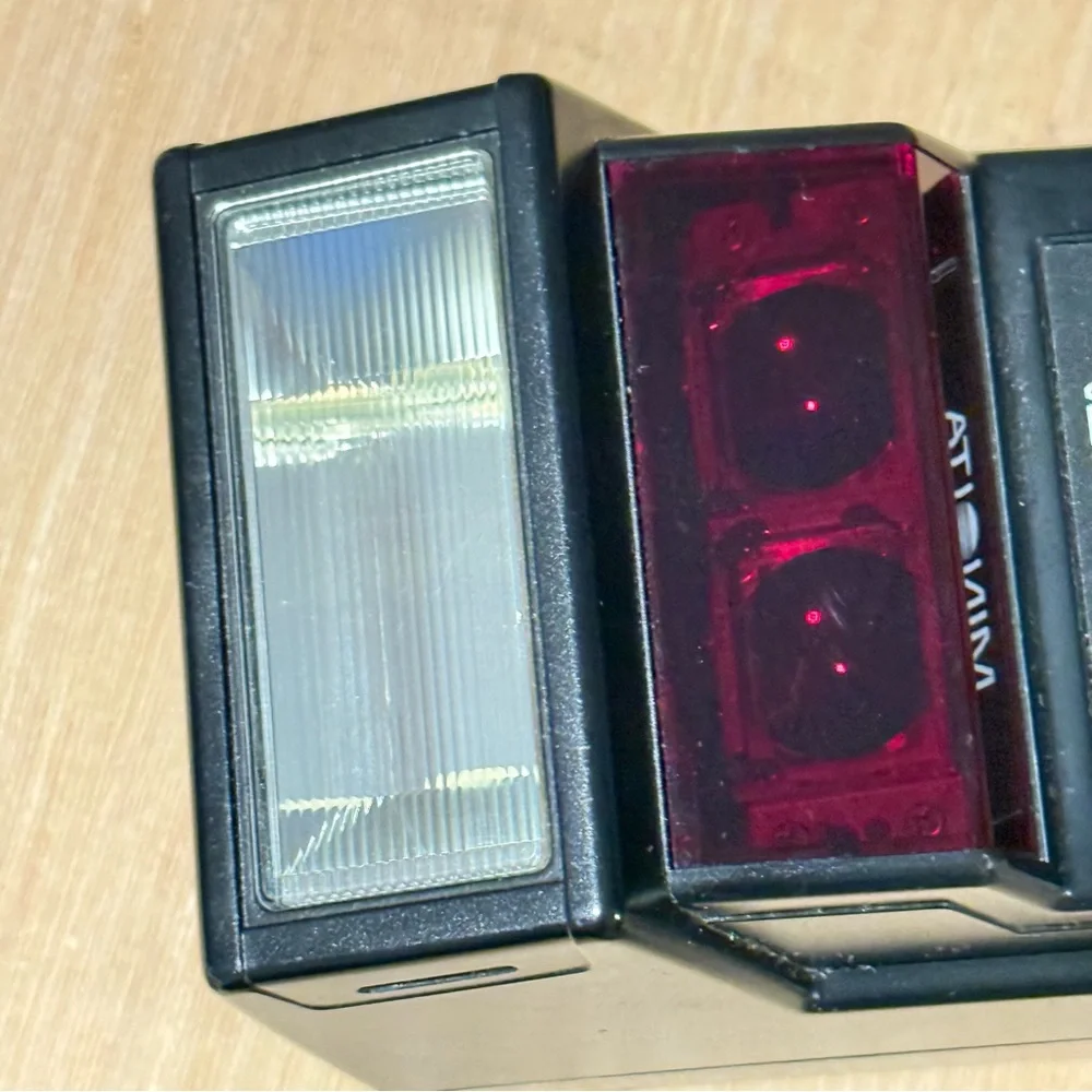 Minolta Maxxum 2800 AF Flash Turns On “UNTESTED”Preowned Read Description Below!